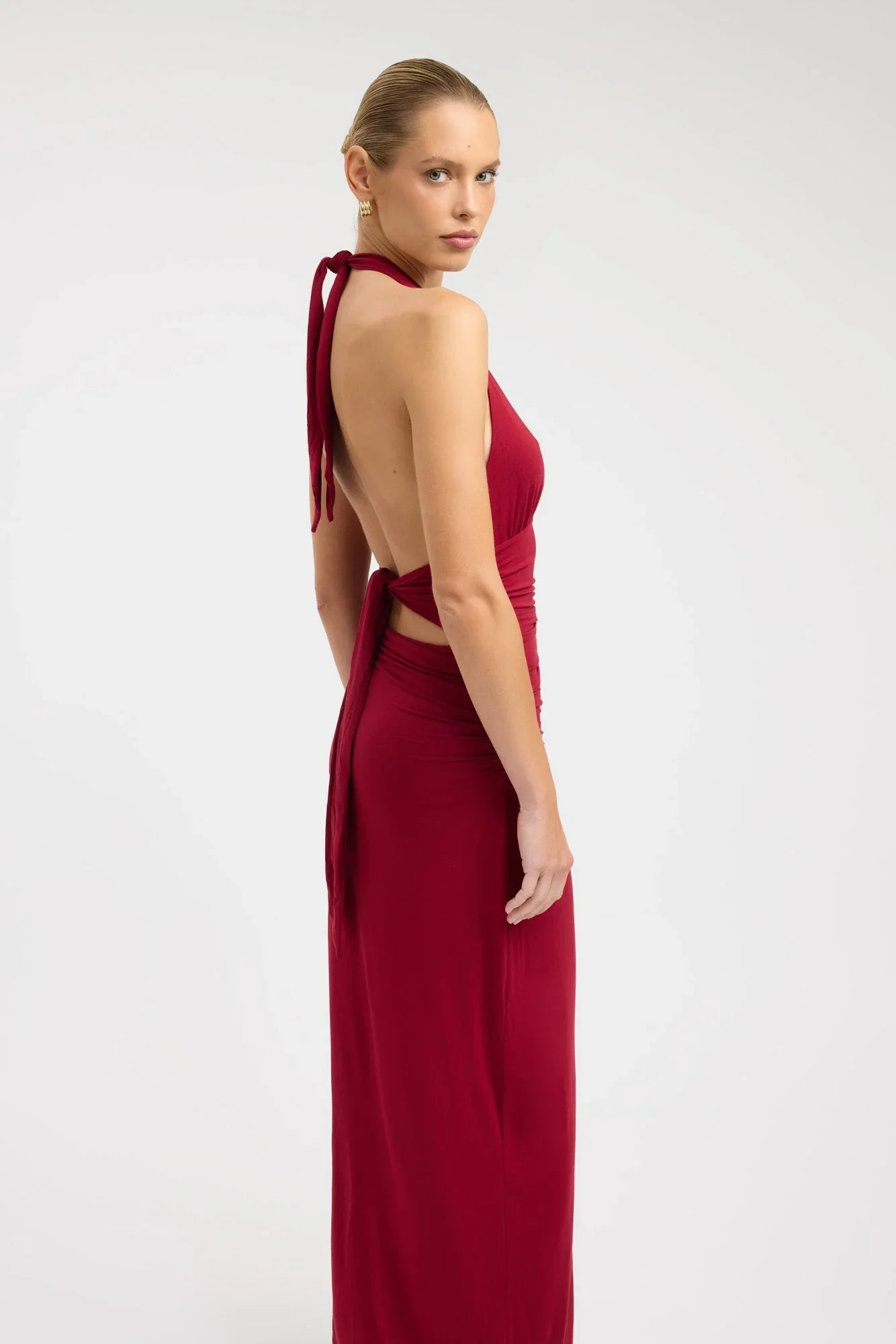 Étoile – The Backless Sculpting Dress