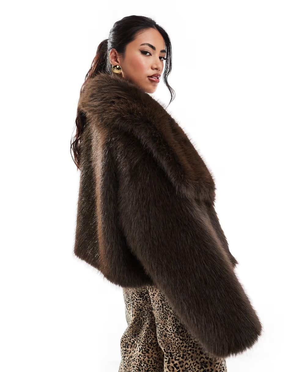 Lilyna – The Luxe Faux Fur Statement