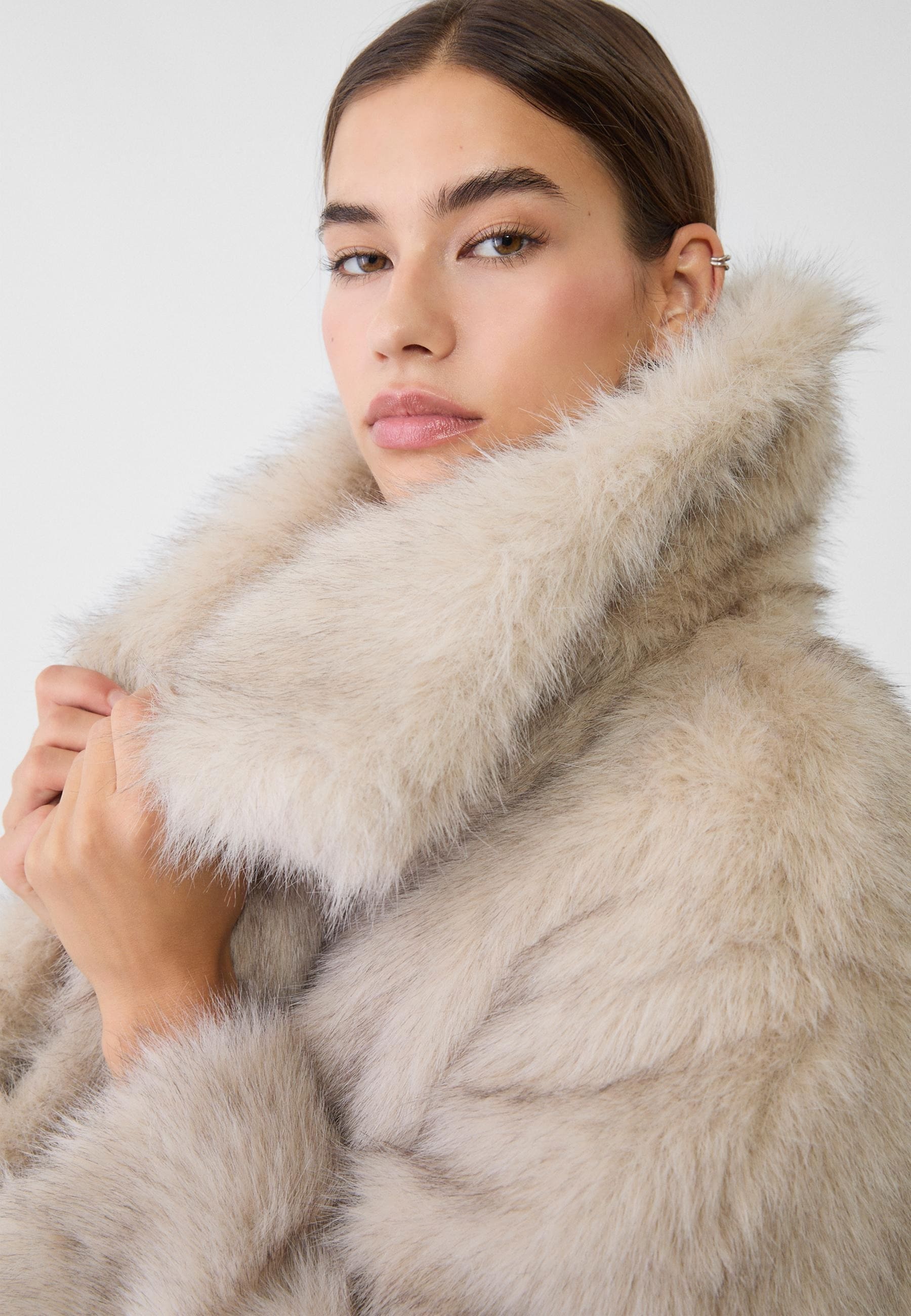 Lilyna – The Luxe Faux Fur Statement