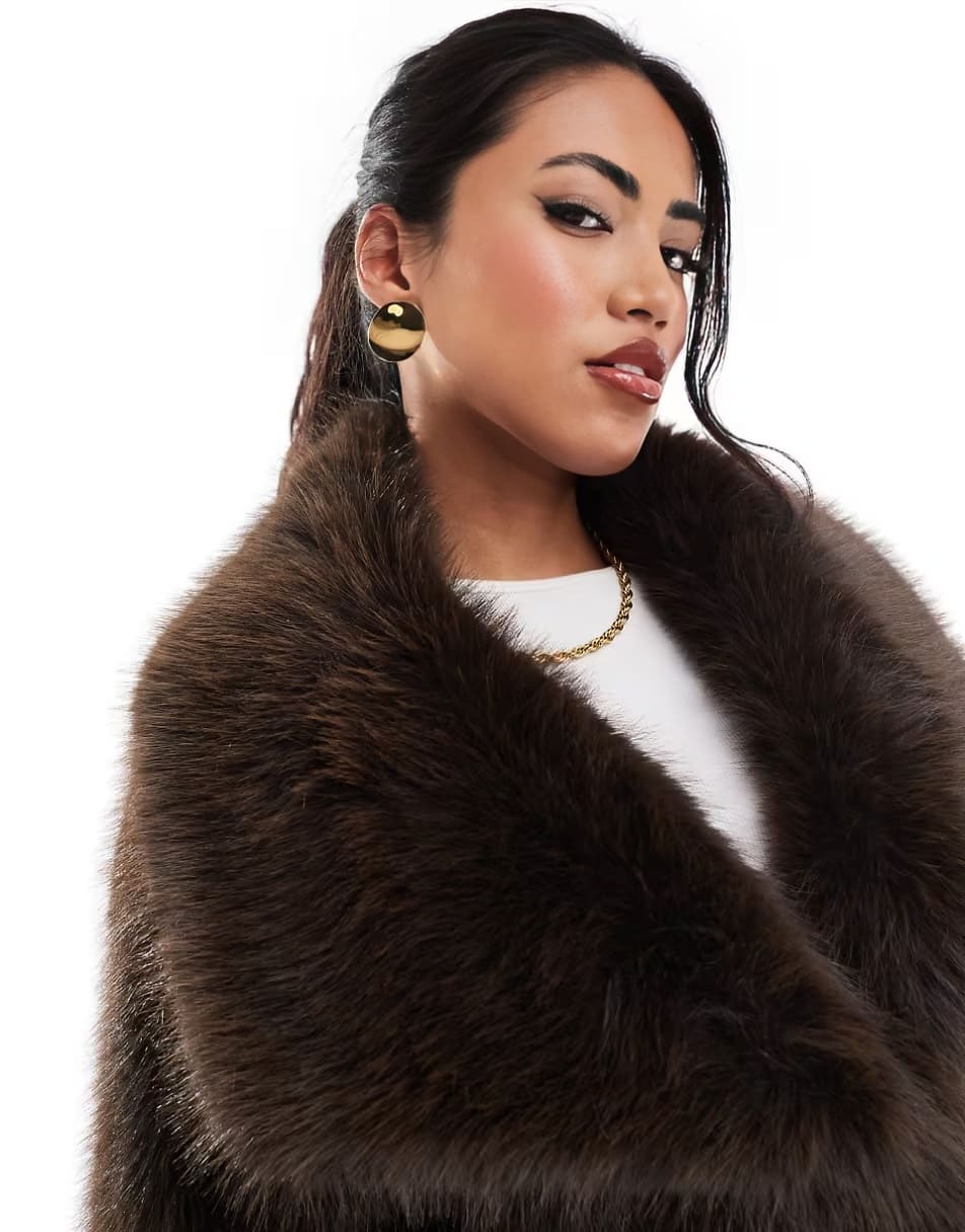Lilyna – The Luxe Faux Fur Statement